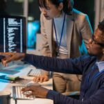 Two-Data-science-professionals-collaborating_Webresize-min